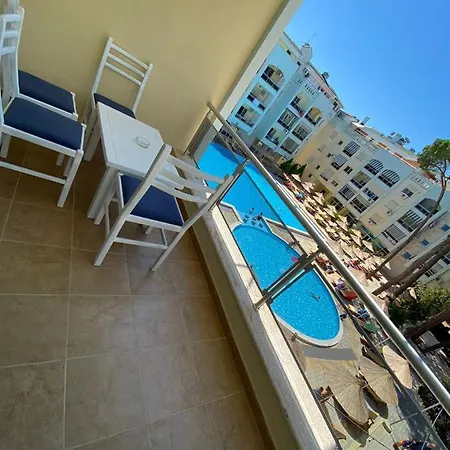 Joni's 10 Διαμέρισμα Golem (Tirana)