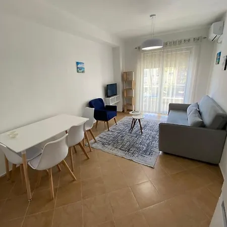 Joni's 10 * Golem (Tirana)