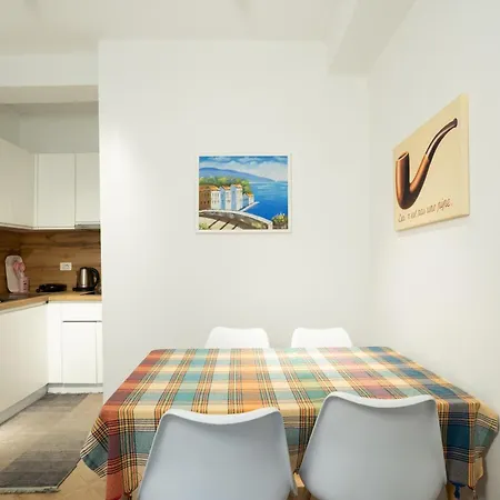 Joni's 10 Apartmán Golem (Tirana)